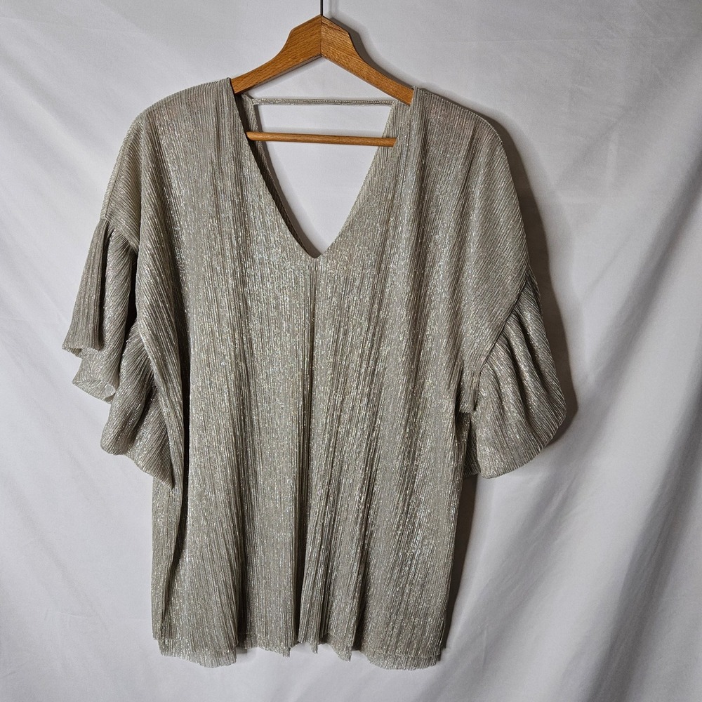 Anthropologie Vanessa Virginia Metallic Silver Gold Flutter Sleeve Top sz L
